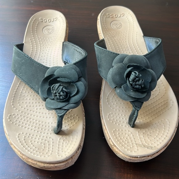 Crocs A Leigh Flower Leather Flip Flop Sandal Cork Platform Wedge Black Size 10 - Picture 17 of 17